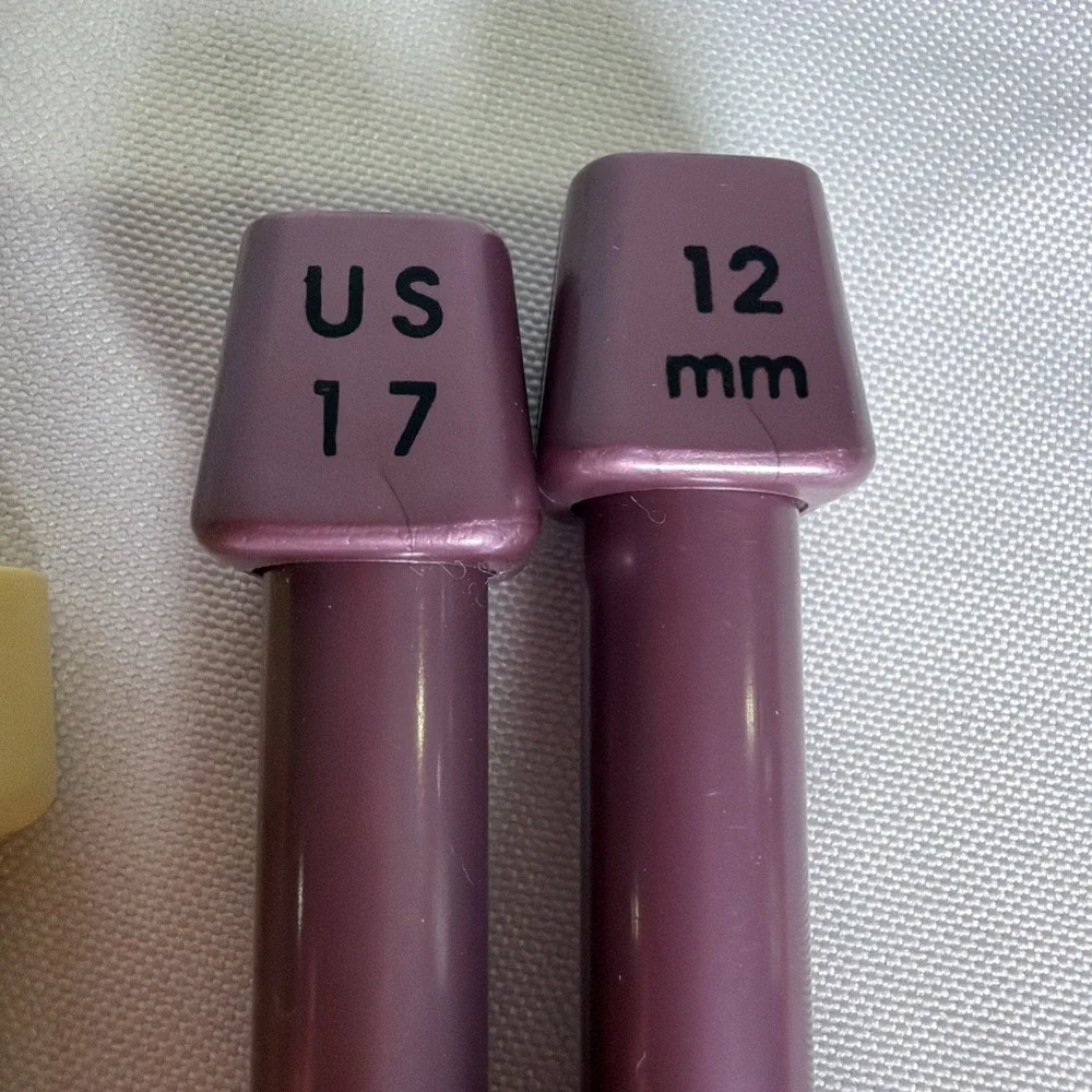 4 Pair VINTAGE JUMBO KNITTING NEEDLES US 10.5 6.5mm; US 13 9mm; US 17 12mm